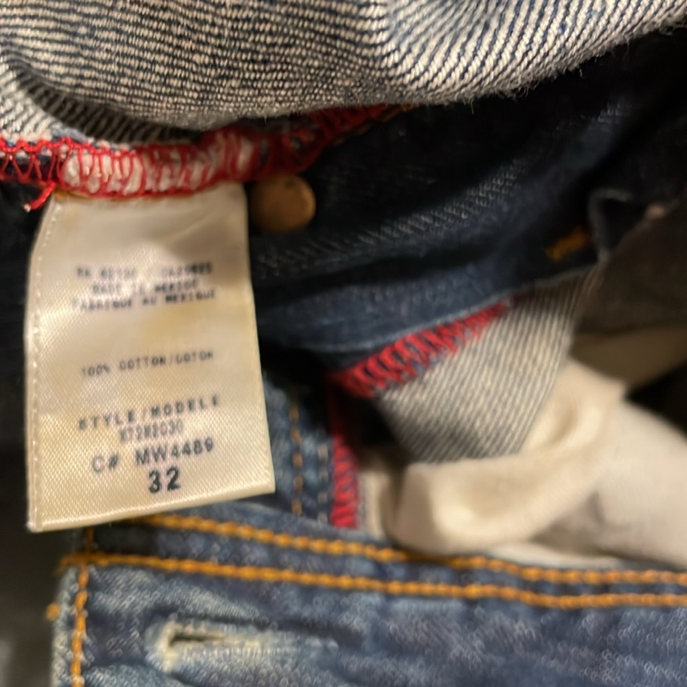 Guess - Picture 7 of 12